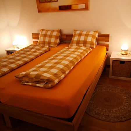 Garten-Wohnung Eschen Buitenkant foto