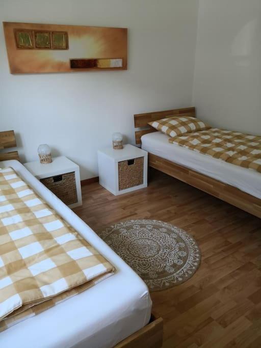 Garten-Wohnung Eschen Buitenkant foto